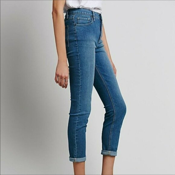 Free People Hi Rise Cropped Jeans EUC - Picture 2 of 11
